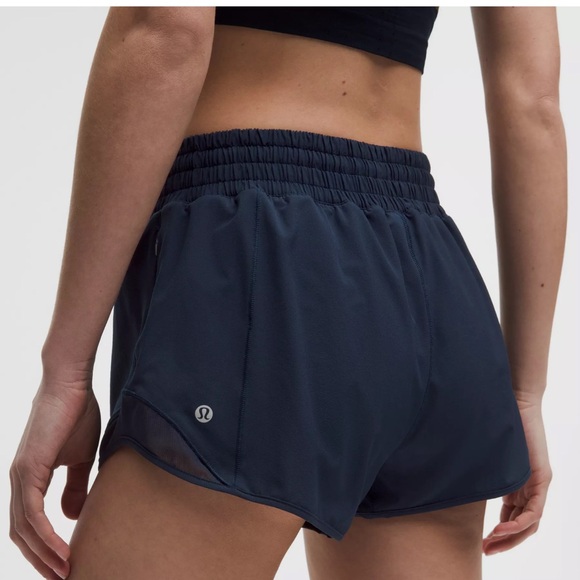 lululemon athletica Pants - Lululemon Women’s Hotty Hot High-Rise Lined Short 2.5" Inseam Blue size 8 tall